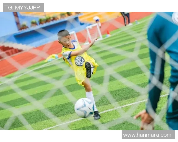 足球明星魅力头像下的女孩青春风采与梦想追逐